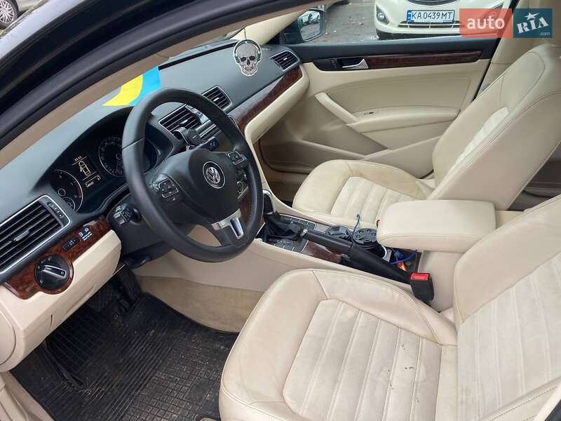 Седан Volkswagen Passat 2012 в Киеве
