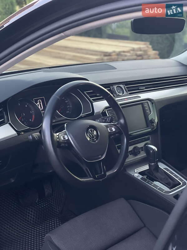 Универсал Volkswagen Passat 2016 в Староконстантинове