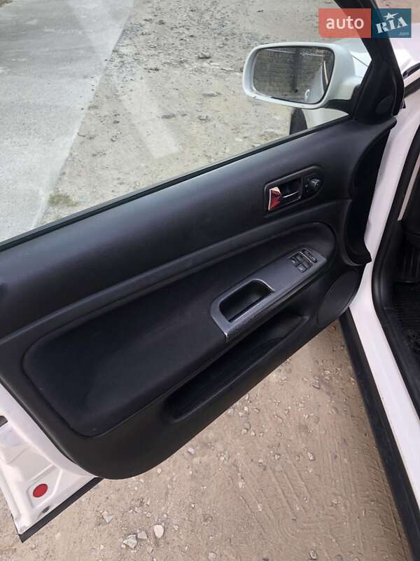 Универсал Volkswagen Passat 2000 в Ровно