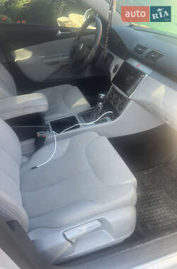 Седан Volkswagen Passat 2005 в Коломиї