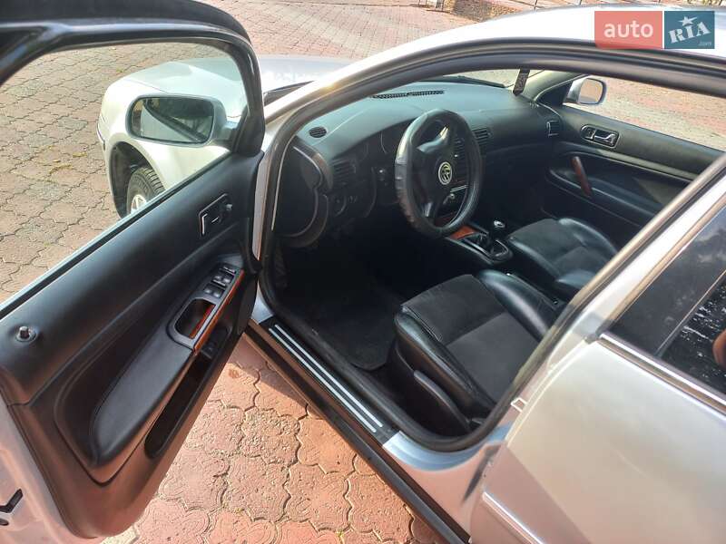 Седан Volkswagen Passat 2002 в Бердичеве