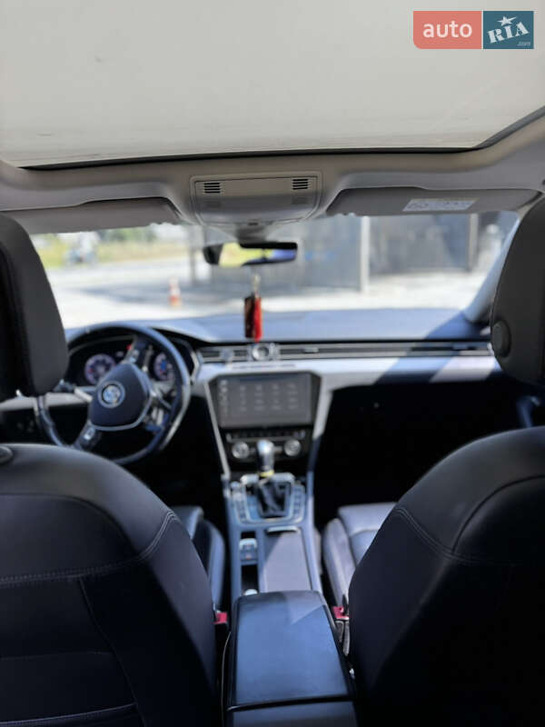 Універсал Volkswagen Passat 2014 в Івано-Франківську