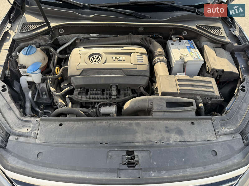 Седан Volkswagen Passat 2015 в Новомосковске