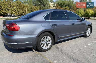 Седан Volkswagen Passat 2015 в  фото 5 Седан Volkswagen Passat 2015 в
