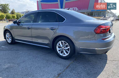 Седан Volkswagen Passat 2015 в  фото 7 Седан Volkswagen Passat 2015 в