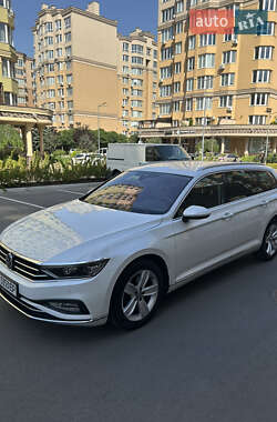 Универсал Volkswagen Passat 2019 в 