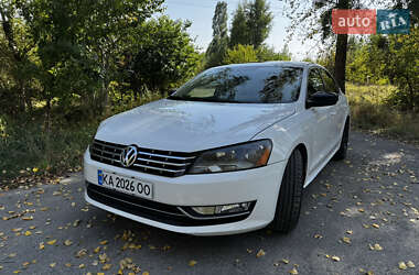 Седан Volkswagen Passat 2012 в Києві