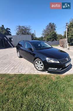 Універсал Volkswagen Passat 2012 в Старокостянтинові