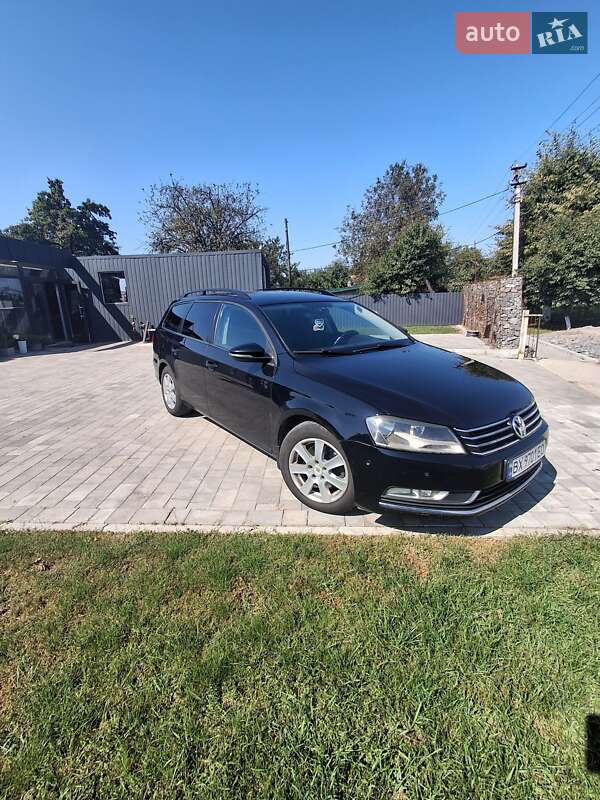 Універсал Volkswagen Passat 2012 в Старокостянтинові фото Універсал Volkswagen Passat 2012 в Старокостянтинові