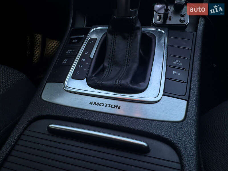 Универсал Volkswagen Passat 2012 в Житомире