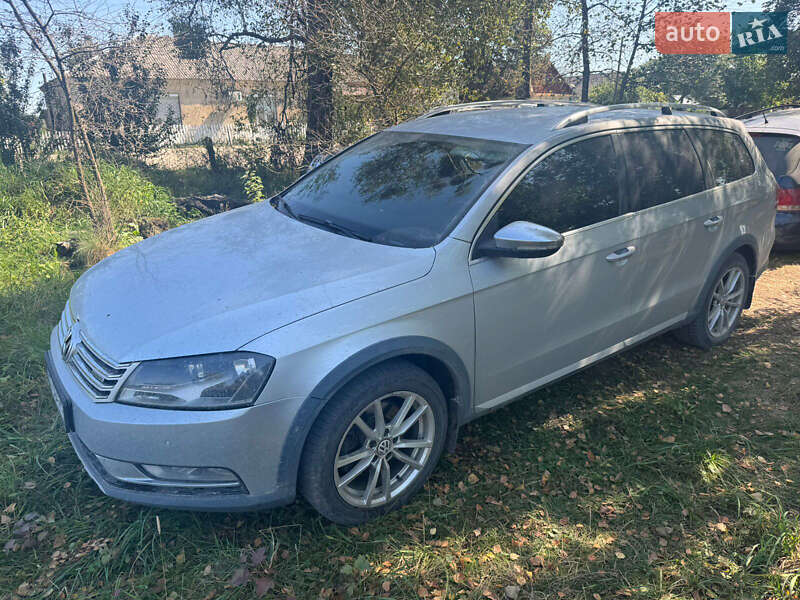 Универсал Volkswagen Passat 2012 в Житомире