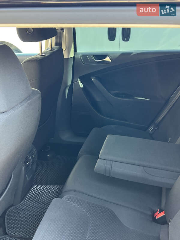 Универсал Volkswagen Passat 2010 в Черкассах фото 5 Универсал Volkswagen Passat 2010 в Черкассах