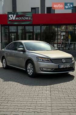 Седан Volkswagen Passat 2014 в Чернівцях