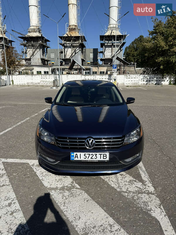 Седан Volkswagen Passat 2014 в Киеве
