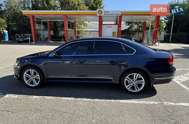 Седан Volkswagen Passat 2014 в Киеве