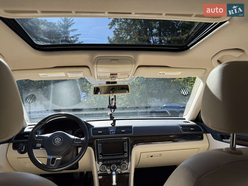 Седан Volkswagen Passat 2014 в Киеве