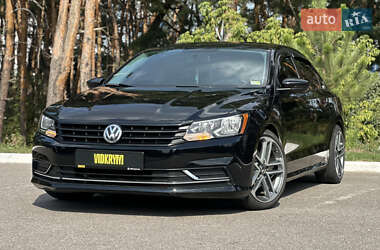 Седан Volkswagen Passat 2018 в Києві