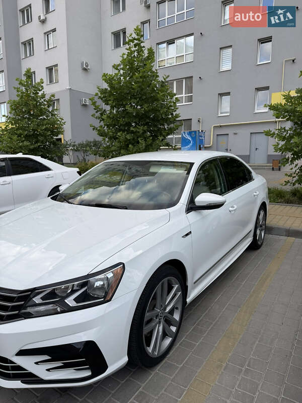 Седан Volkswagen Passat 2017 в Виннице