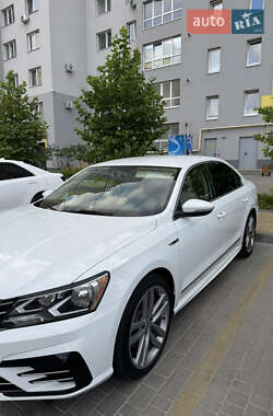 Седан Volkswagen Passat 2017 в 