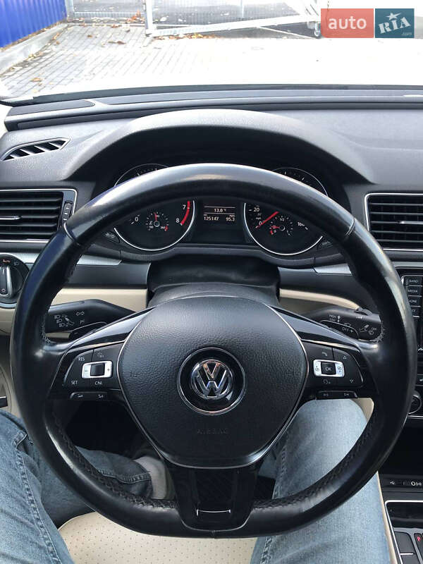 Седан Volkswagen Passat 2017 в Виннице