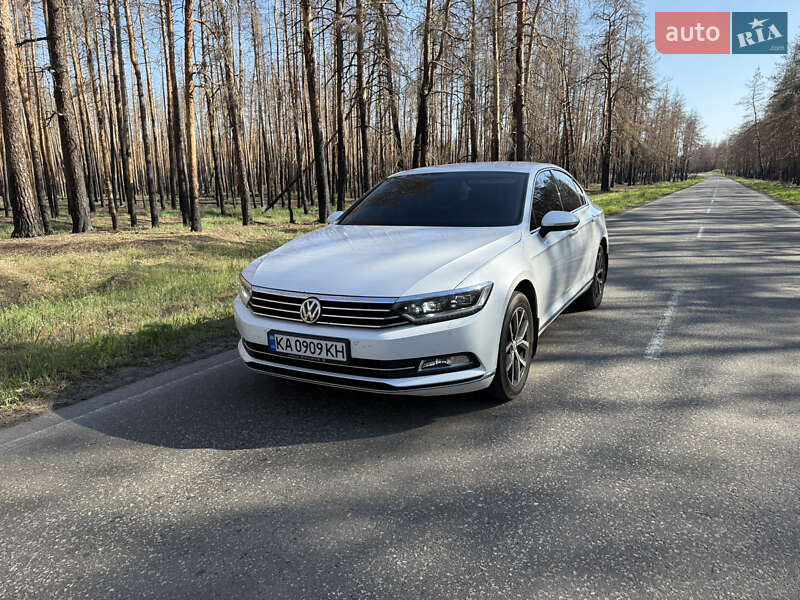 Седан Volkswagen Passat 2018 в Киеве