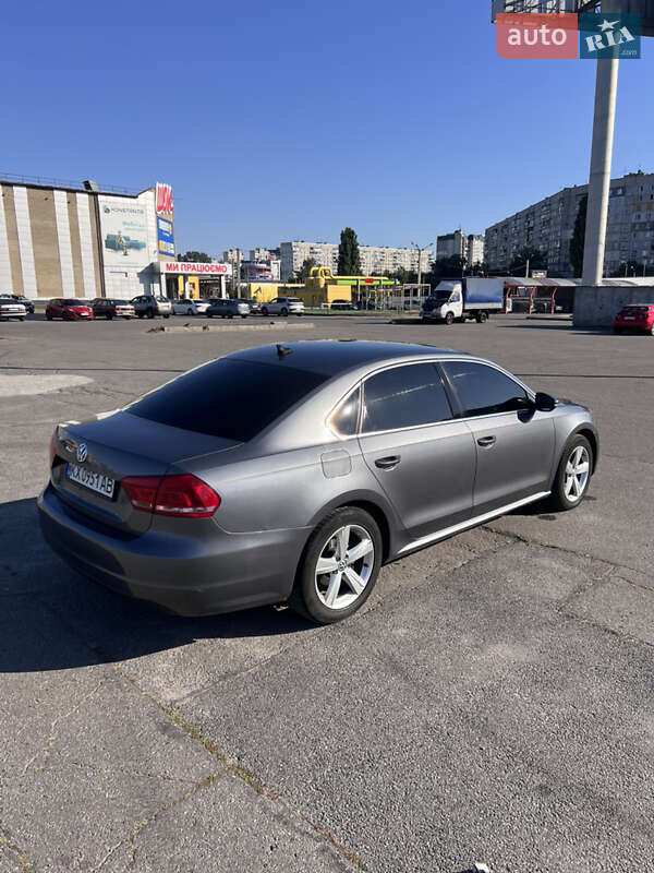 Седан Volkswagen Passat 2012 в Харкові