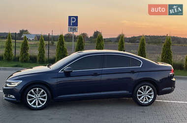 Седан Volkswagen Passat 2015 в 