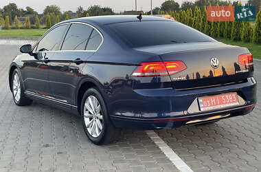 Седан Volkswagen Passat 2015 в 