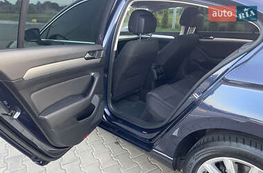 Седан Volkswagen Passat 2015 в 