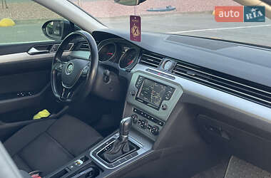 Седан Volkswagen Passat 2015 в 