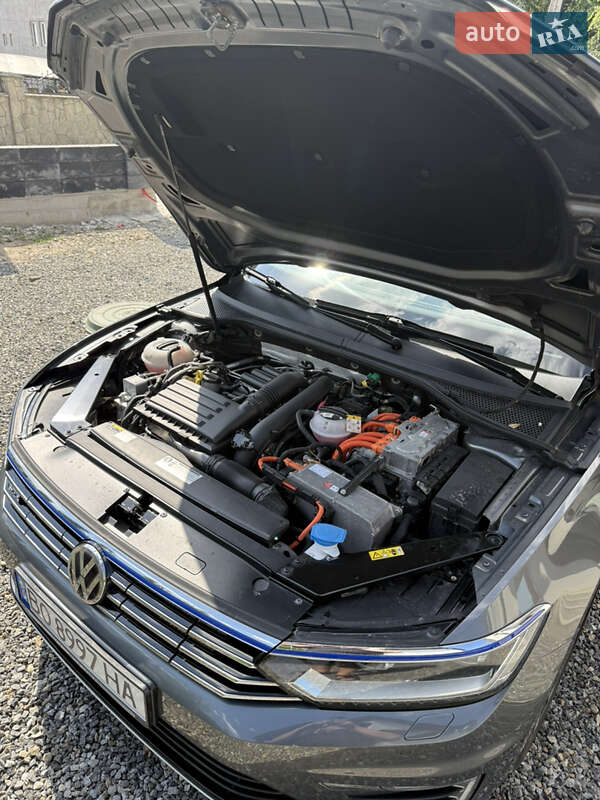 Универсал Volkswagen Passat 2016 в Тернополе