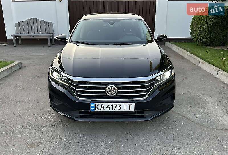 Седан Volkswagen Passat 2020 в Киеве