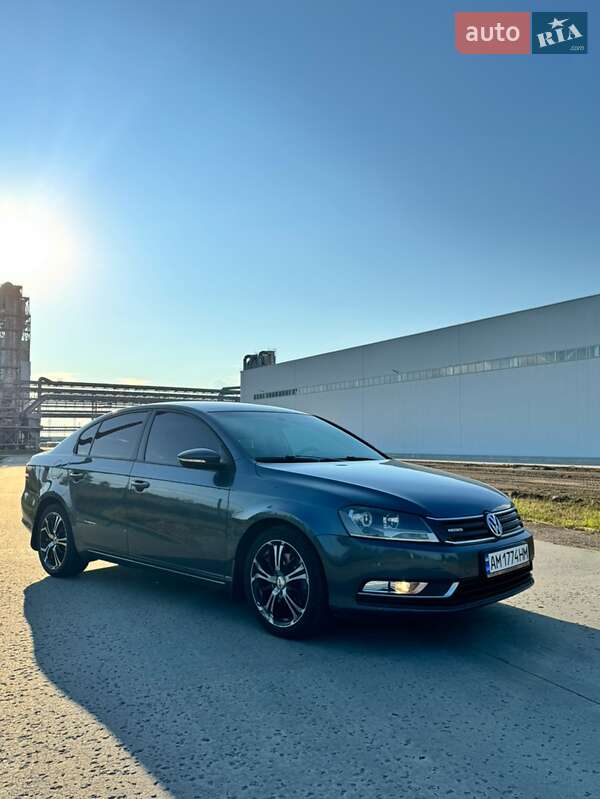 Седан Volkswagen Passat 2013 в Коростене