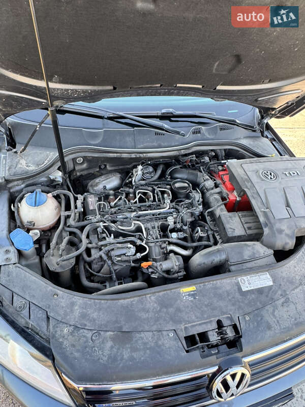 Седан Volkswagen Passat 2013 в Коростене