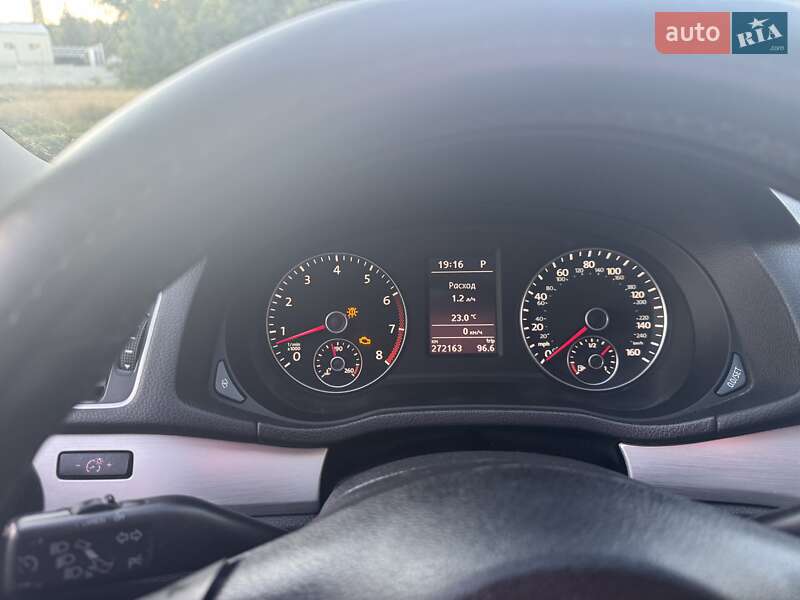 Седан Volkswagen Passat 2012 в Броварах