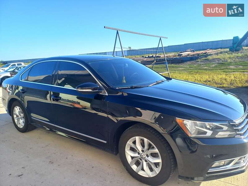 Седан Volkswagen Passat 2016 в Черкасах