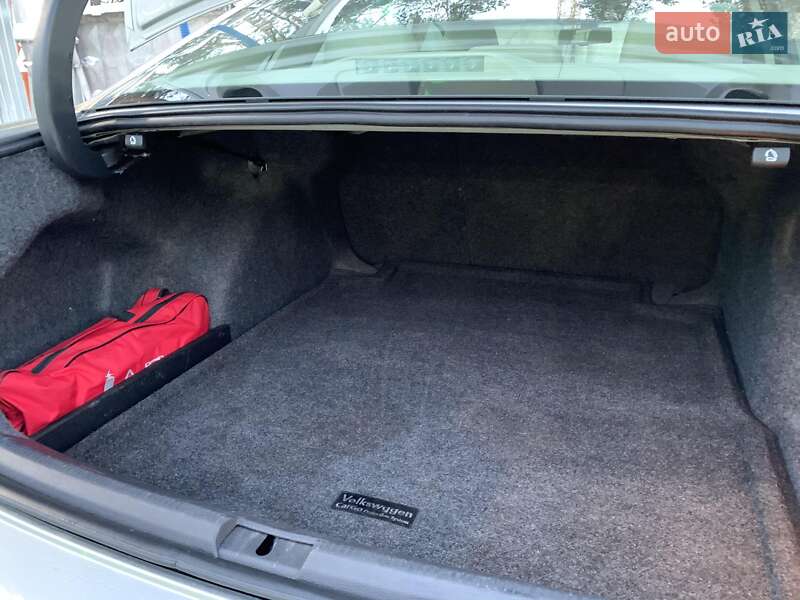 Седан Volkswagen Passat 2014 в Києві фото 27 Седан Volkswagen Passat 2014 в Києві