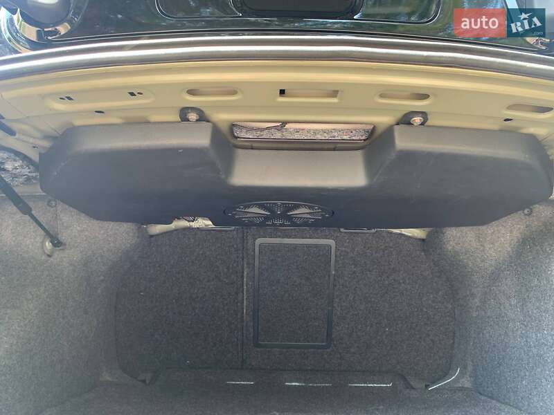 Седан Volkswagen Passat 2014 в Києві