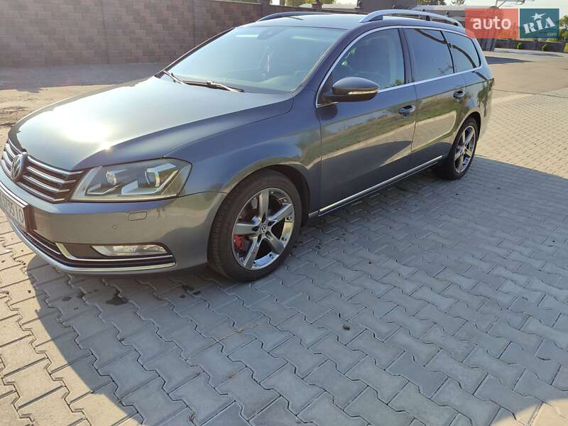 Универсал Volkswagen Passat 2013 в Ровно