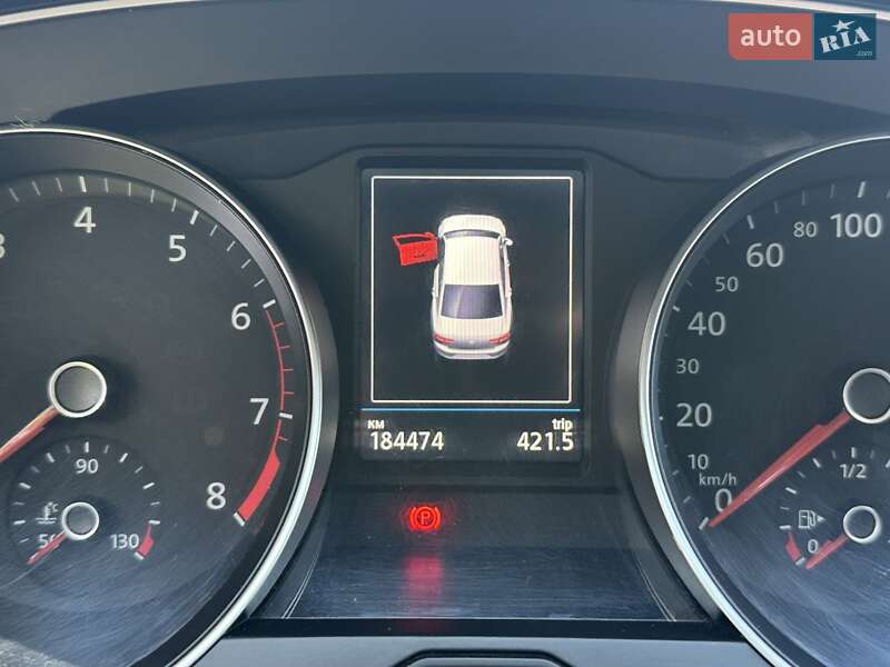 Седан Volkswagen Passat 2017 в Ивано-Франковске