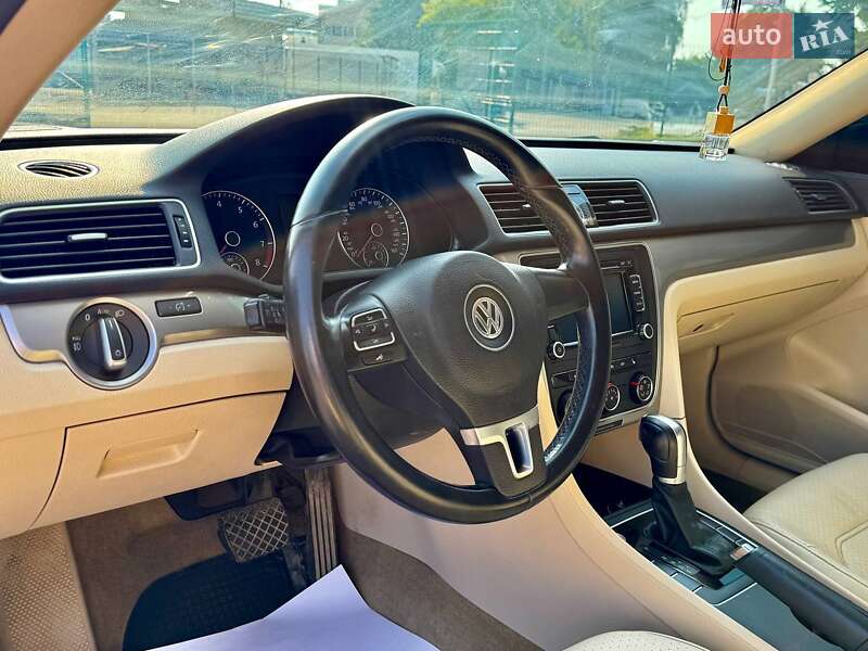 Седан Volkswagen Passat 2015 в Львові фото 12 Седан Volkswagen Passat 2015 в Львові