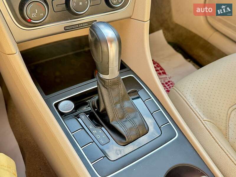 Седан Volkswagen Passat 2015 в Львові фото 14 Седан Volkswagen Passat 2015 в Львові