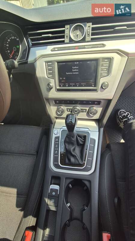Универсал Volkswagen Passat 2015 в Харькове фото 14 Универсал Volkswagen Passat 2015 в Харькове