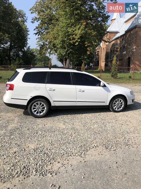 Универсал Volkswagen Passat 2010 в Ивано-Франковске