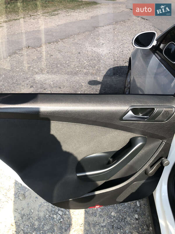 Универсал Volkswagen Passat 2010 в Ивано-Франковске