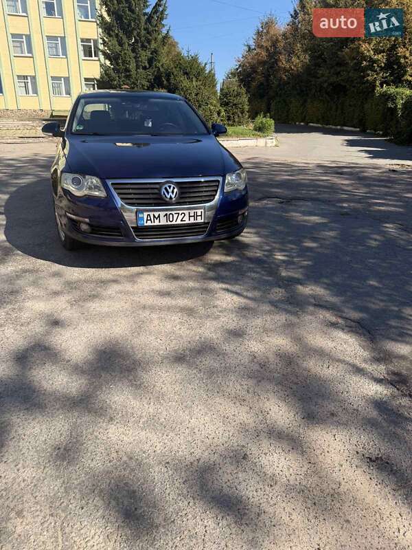 Седан Volkswagen Passat 2005 в Житомире