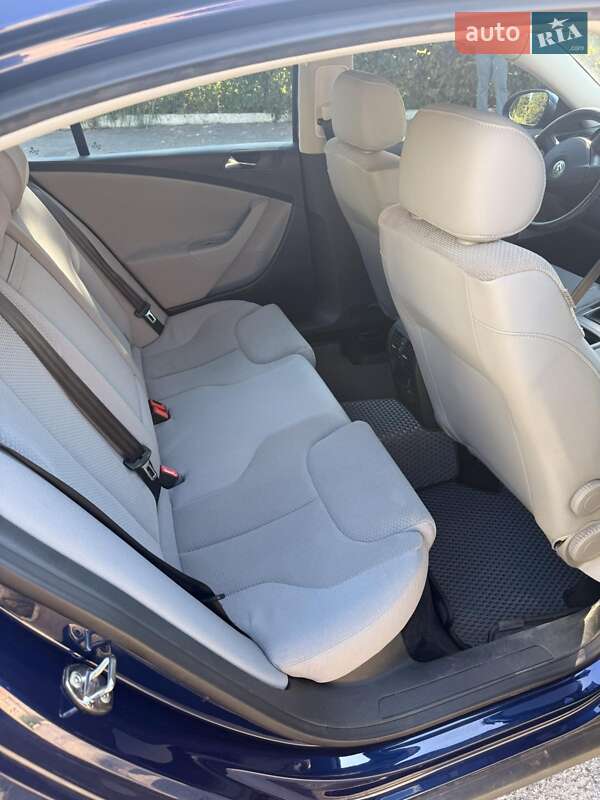 Седан Volkswagen Passat 2005 в Житомире