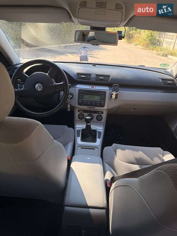 Седан Volkswagen Passat 2005 в Житомире
