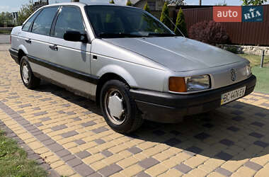 Седан Volkswagen Passat 1991 в Тернополі