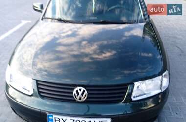 Седан Volkswagen Passat 1996 в Каменец-Подольском